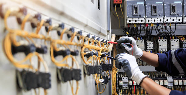 Professional Electrician technician working in Elgin, IL